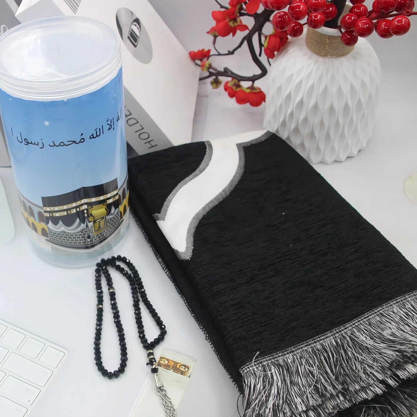Islamic Prayer Mat & Prayer Beads Gift Set – Cylinder Gift Box | 70×110cm | 6 Colors