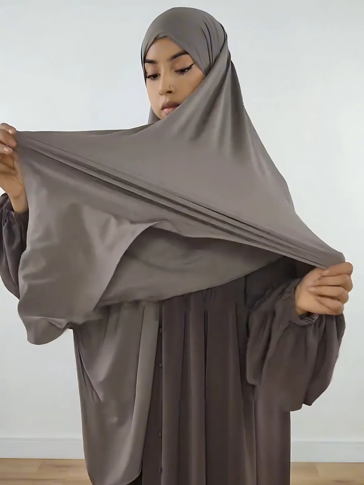 Large Square Hijab Scarf – 145 × 145 cm