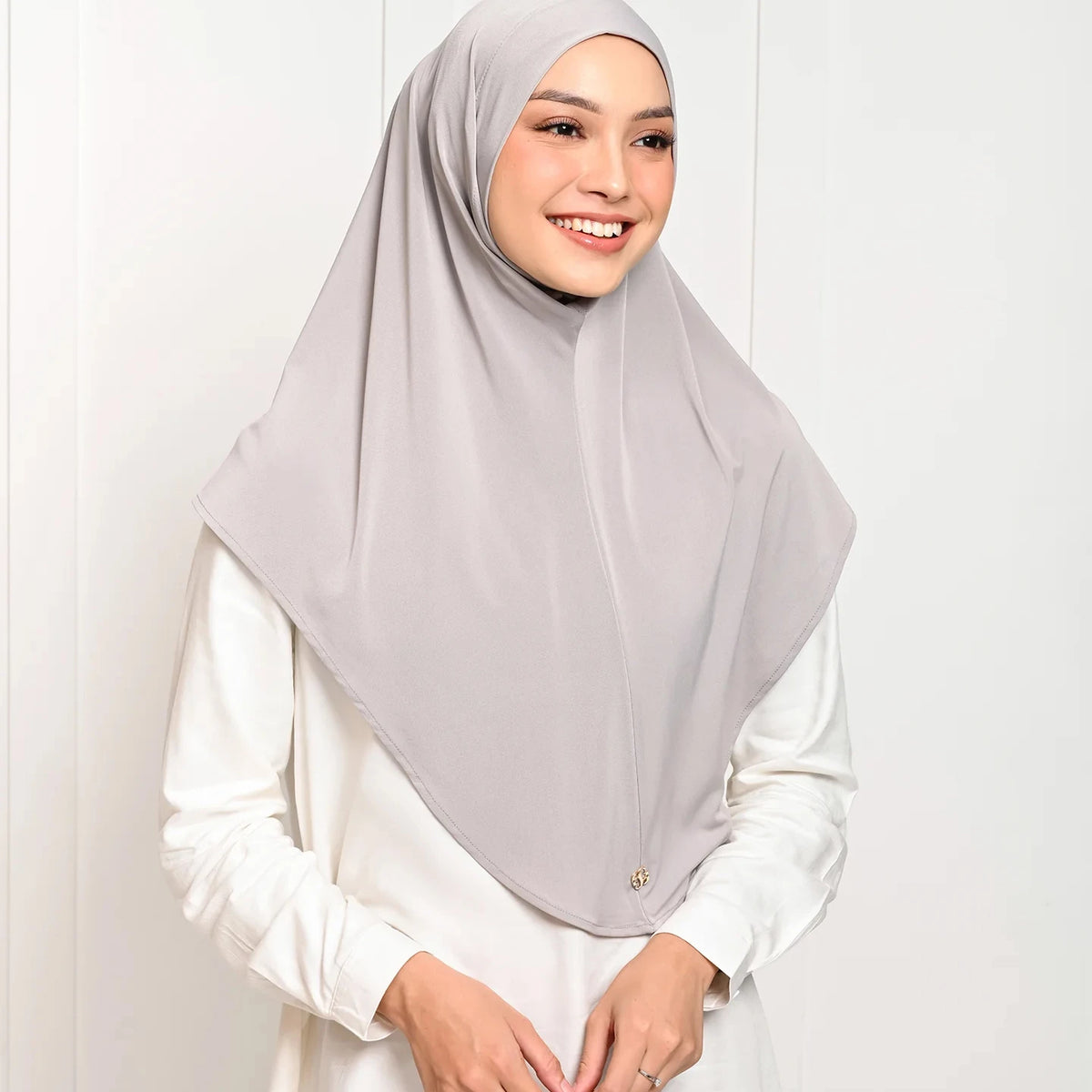Instant Hijab with Neck Coverage – Solid Color