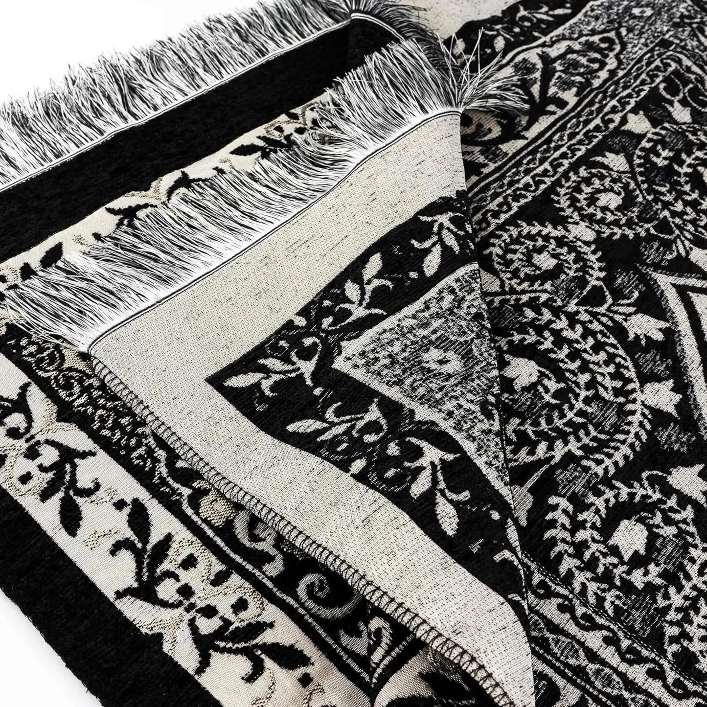 Soft Islamic Prayer Mat – Geometric Pattern Prayer Rug | Machine Washable | Eid Gift