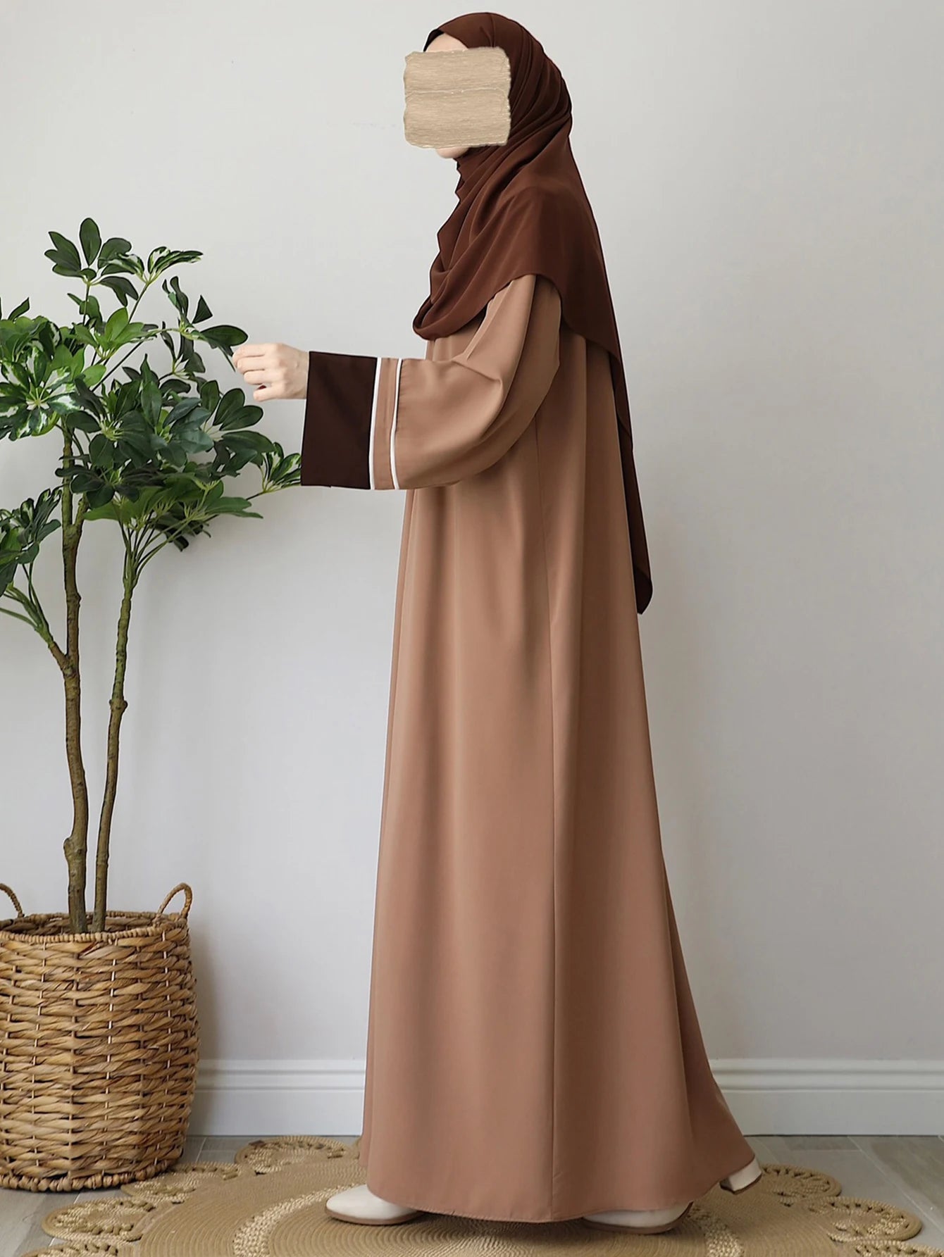 Women's Open-Front Patchwork Abaya – Elegant Long-Sleeve Robe