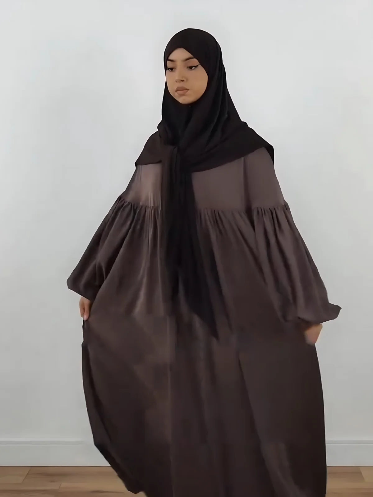 Large Square Hijab Scarf – 145 × 145 cm